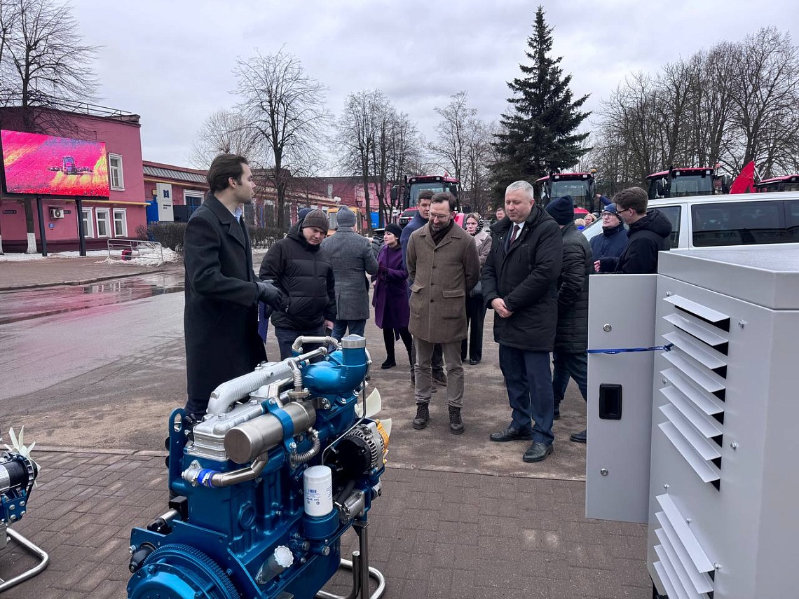 Сегодня на базе МТЗ проходит выставка, приуроченная к визиту деловых округов Республики Татарстан в Республику Беларусь